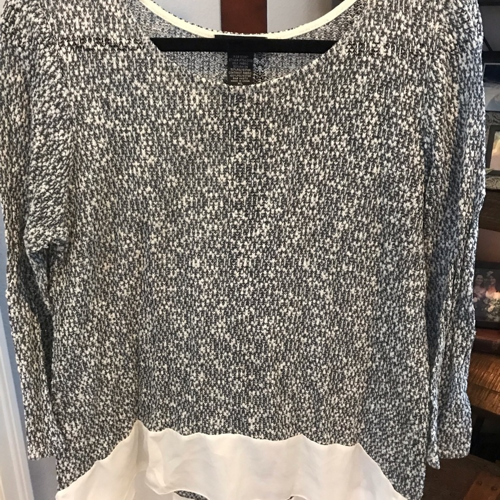 3/4 sleeve high low knit top